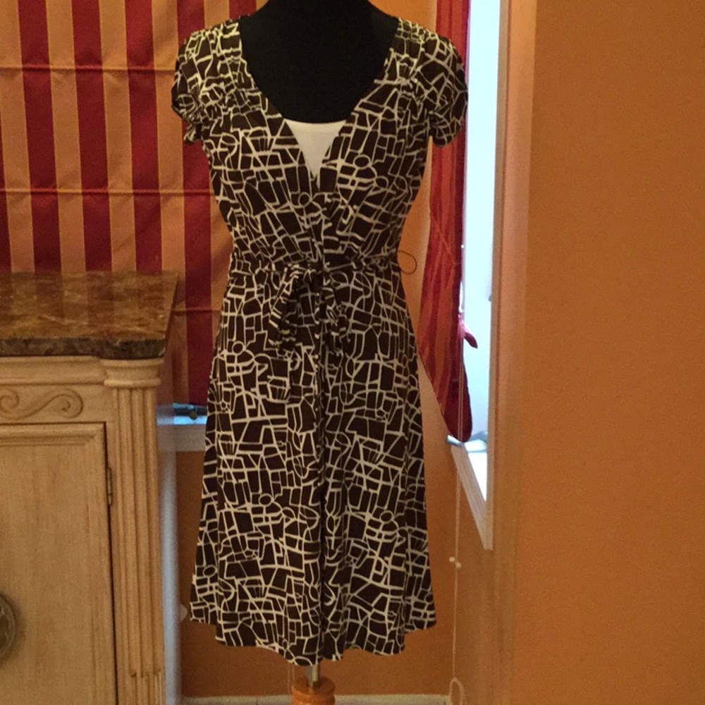 Style &Co. brown and white printed  midi dress with bow detail, size small.